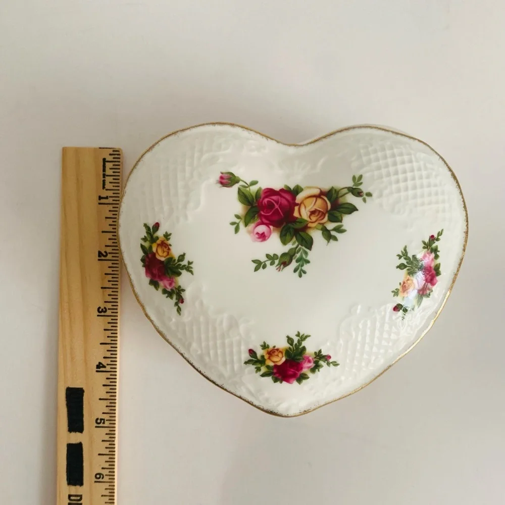 Vtg Royal Albert Old Country Roses Heart-Shaped Porcelain Trinket Dish